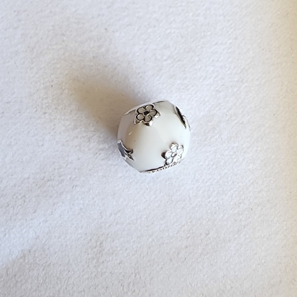 New Sterling Silver & Enamel Mary Poppins' Silhouette Charm for Pandora bracelet - Picture 2 of 5